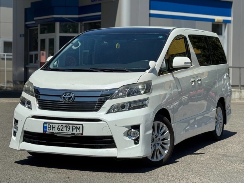 Toyota Vellfire 2011