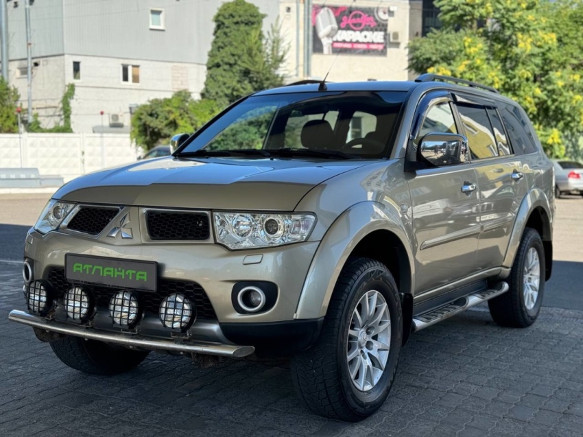 Mitsubishi Pajero Sport 2010