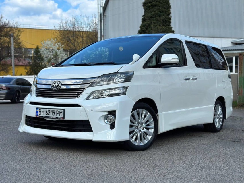 Toyota Vellfire 2011