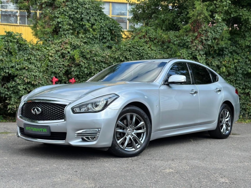 Infiniti Q70 2017