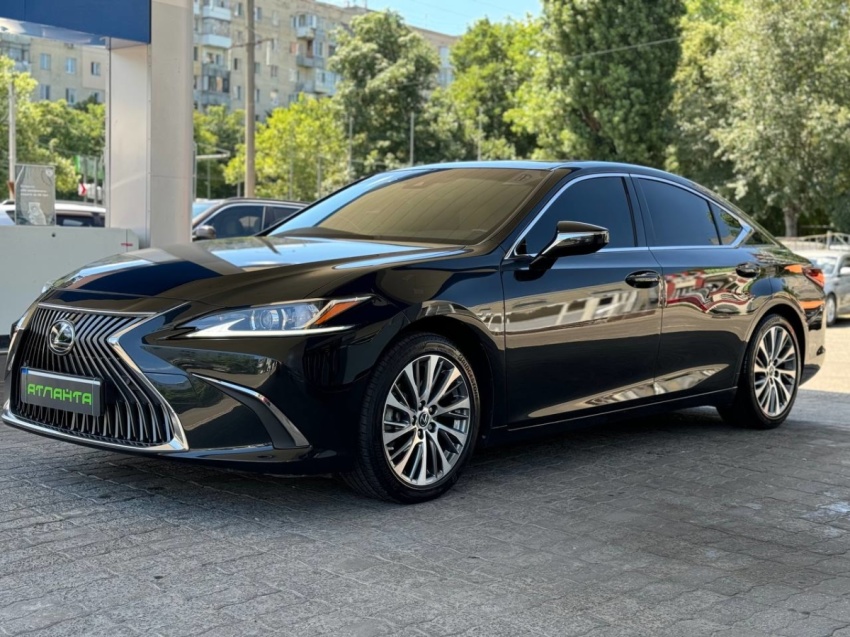 Lexus ES 2020