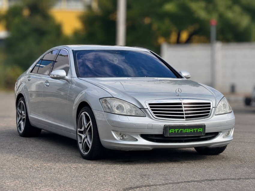 Mercedes-Benz S-Class 2006