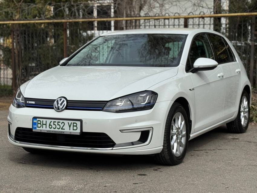 Volkswagen E-Golf 2015