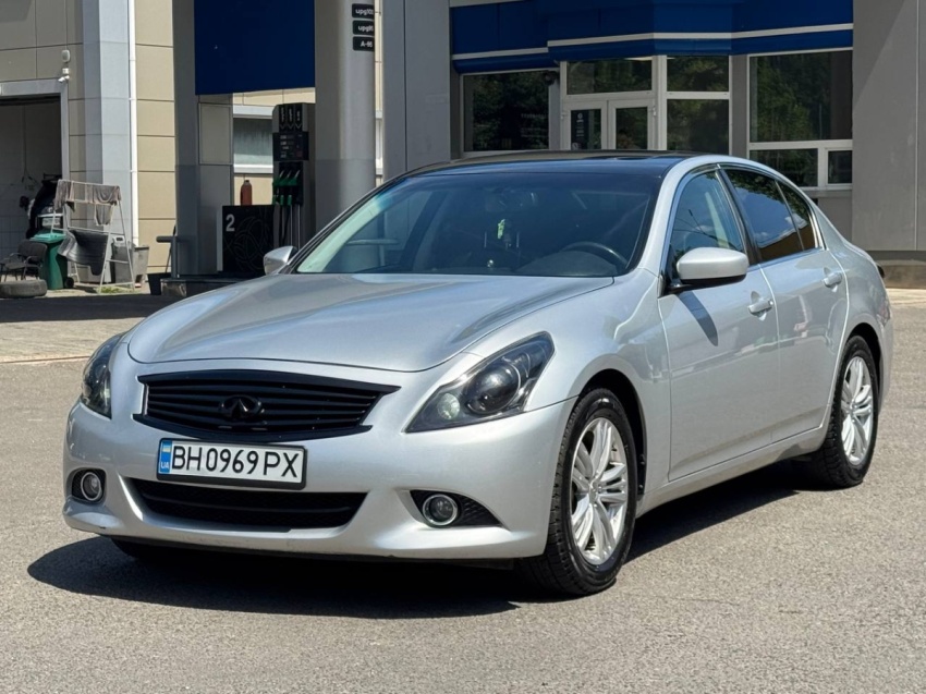 Infiniti G25 2012