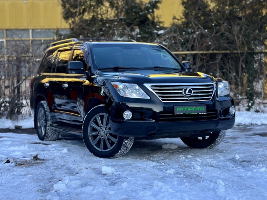 Lexus LX 570 2011