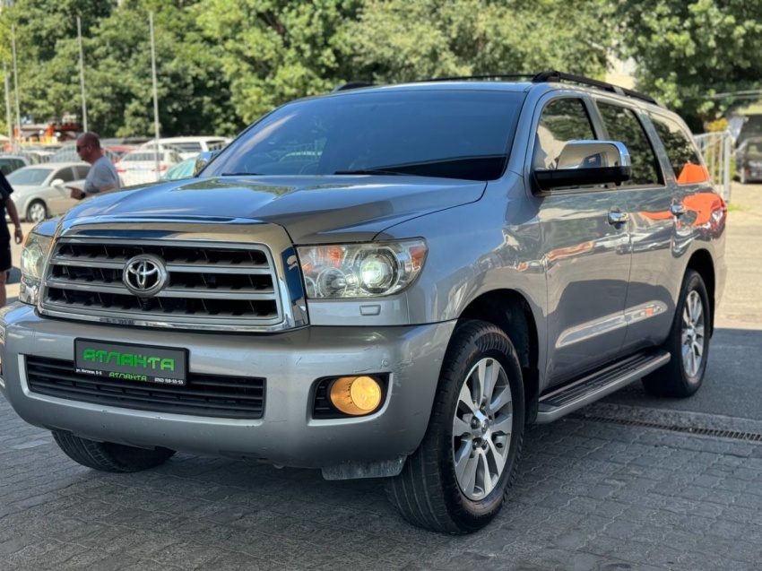 Toyota Sequoia 2013