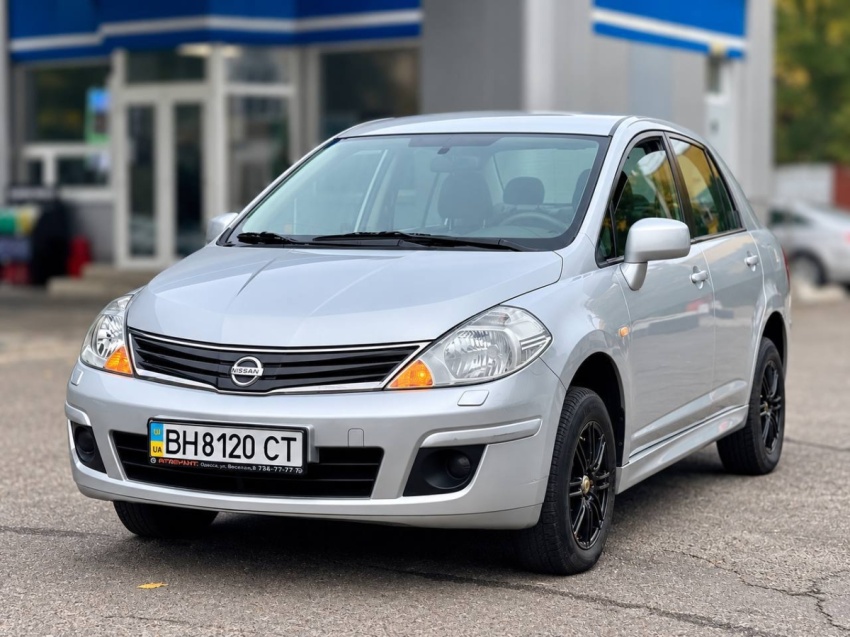 Nissan TIIDA 2010