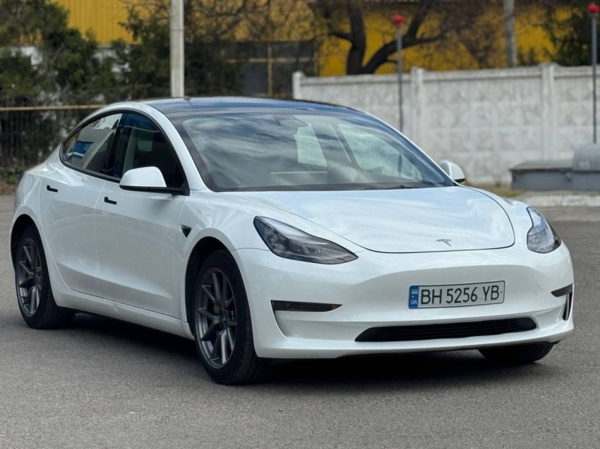 Tesla 3